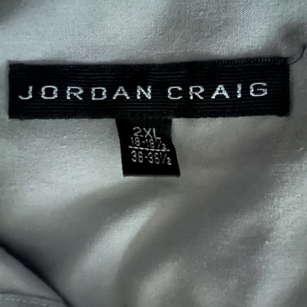 beautiful gray dress shirt. (USED)